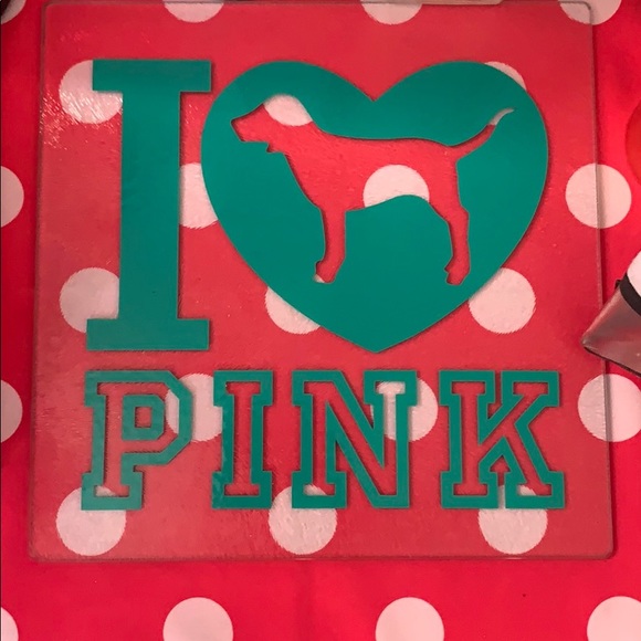 Pink VS - Picture 2 of 5